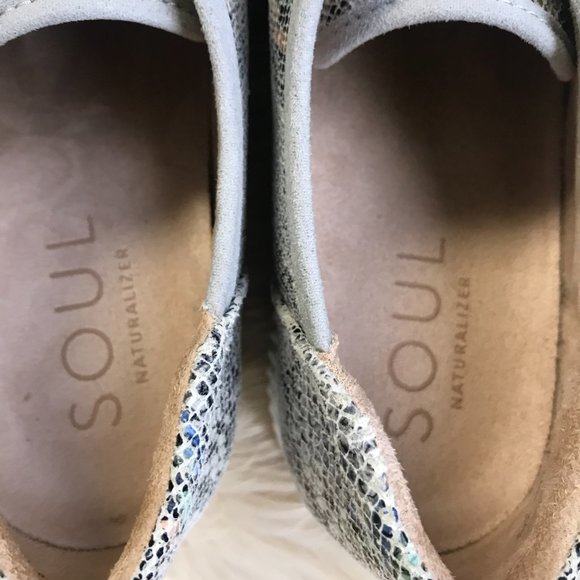 SOUL NATURALIZER Women's Snake print fashion sneaker size 9.5 wide - Picture 6 of 7